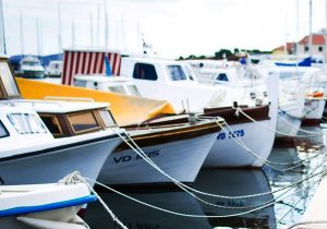 custom boat windshield